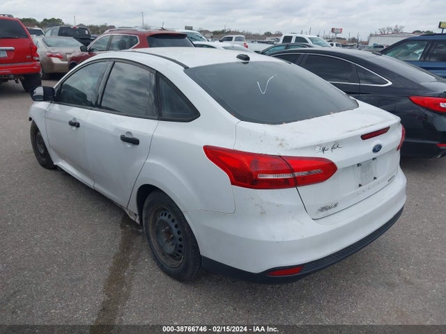 Ford FOCUS S 2016 1FADP3E20GL255805 Image 3