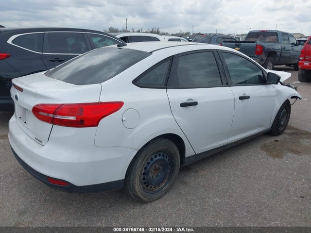 Ford FOCUS S 2016 1FADP3E20GL255805 Image 4