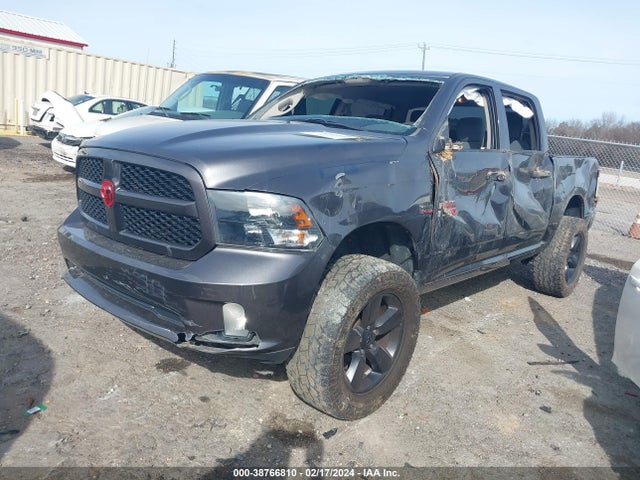 RAM 1500 Express  4x4 5'7 Box 2018 1C6RR7KT4JS321503 Image 2