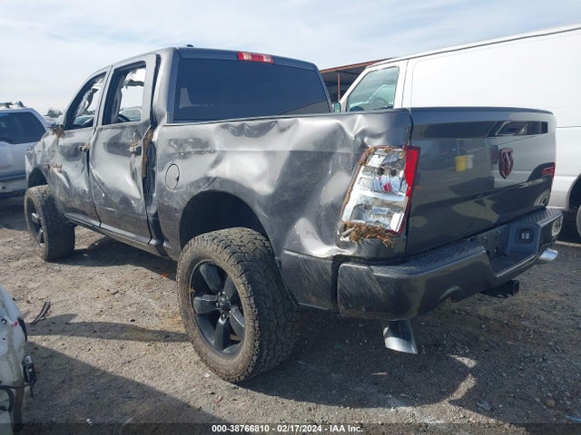 RAM 1500 Express  4x4 5'7 Box 2018 1C6RR7KT4JS321503 Image 3