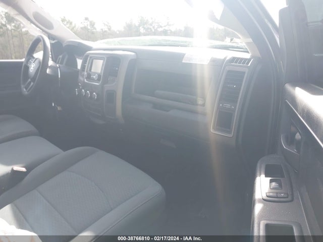 RAM 1500 Express  4x4 5'7 Box 2018 1C6RR7KT4JS321503 Image 5