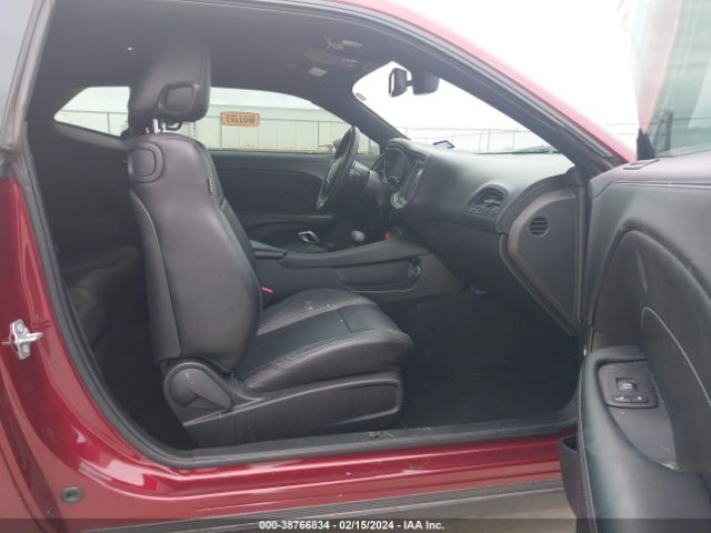 2C3CDZAGXNH165188 Dodge Challenger Sxt