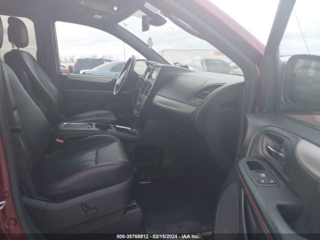 2C4RDGEG0KR670523 Dodge Grand Caravan Gt