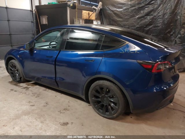 2022 TESLA MODEL Y 7SAYGAEE8NF433764 Photo 2