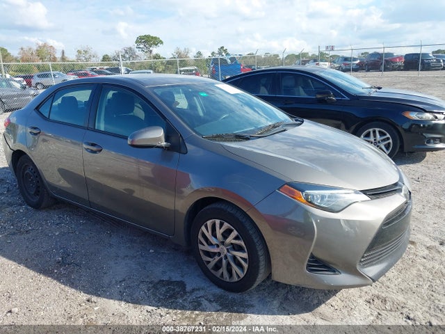 Toyota COROLLA LE 2019 2T1BURHE6KC241958 Image 1
