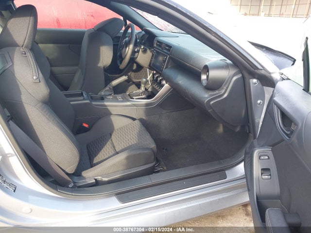 Toyota GR86 2023 JF1ZNBC17P8760338 Image 8