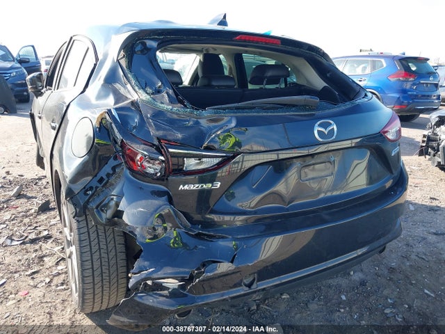 3MZBN1L36JM230319 Mazda Mazda3 Touring