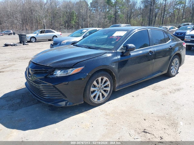 Toyota CAMRY LE 2018 4T1B11HK3JU070504 Image 2