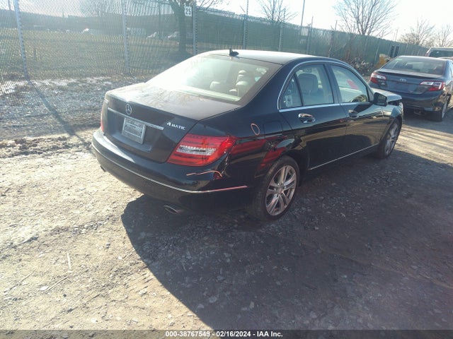 2014 MERCEDES-BENZ C 300 LUXURY 4MATIC/SPORT 4MATIC VIN: WDDGF8AB4EG230883