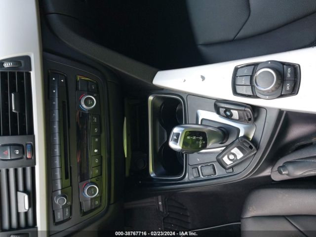 WBA3B1G58FNT02613 BMW 320i