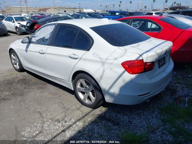 WBA3B1G58FNT02613 BMW 320i