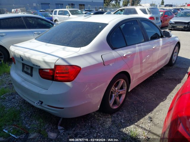 WBA3B1G58FNT02613 BMW 320i