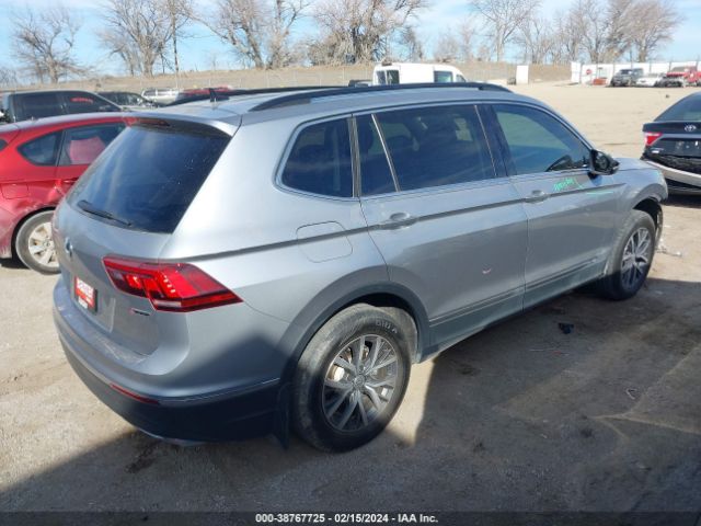 3VV2B7AXXLM063844 Volkswagen Tiguan 2.0t Se/2.0t Se R-line Black/2.0t Sel
