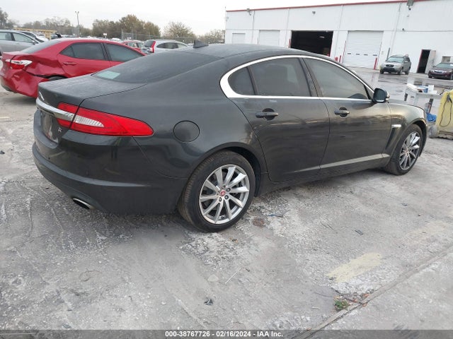 2013 JAGUAR XF SAJWA0ES2DPS95652 Photo 3