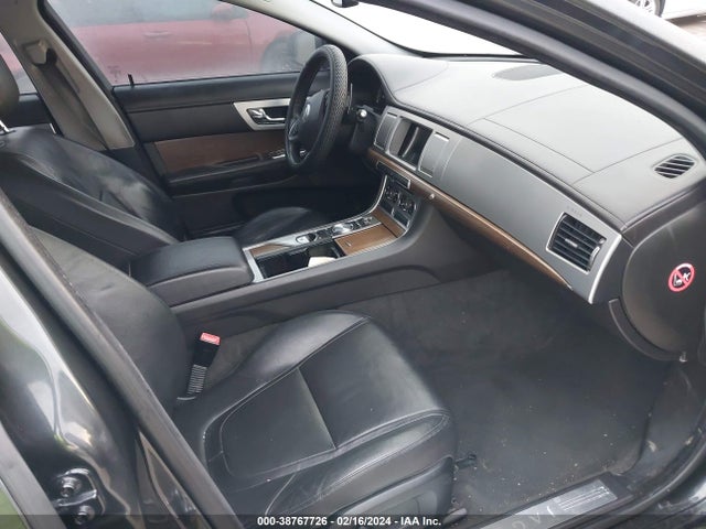 2013 JAGUAR XF SAJWA0ES2DPS95652 Photo 4