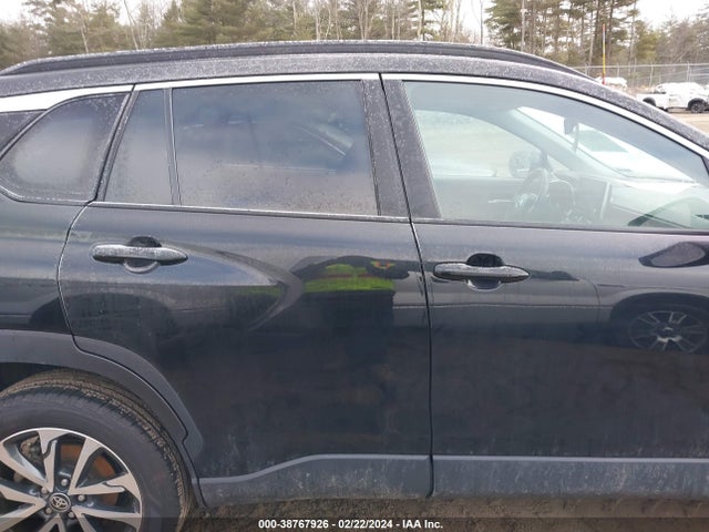 Toyota Corolla Cross Xle 2022 7MUDAABG7NV040388 Image 13