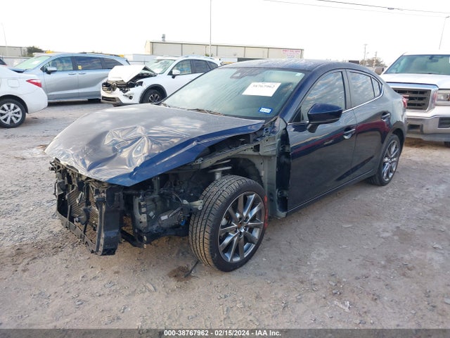 3MZBN1V39JM179573 Mazda Mazda3 Touring