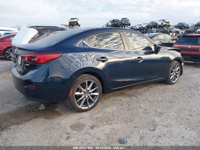 3MZBN1V39JM179573 Mazda Mazda3 Touring