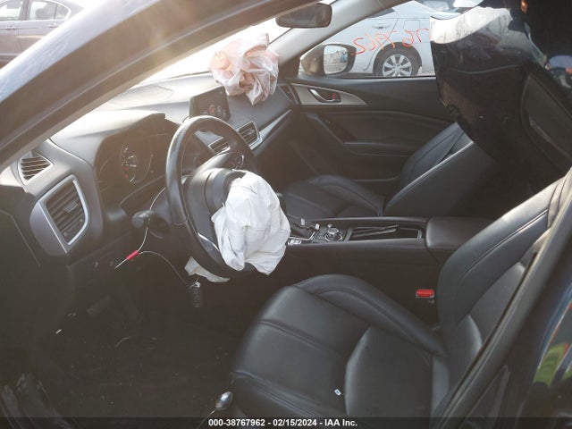 3MZBN1V39JM179573 Mazda Mazda3 Touring