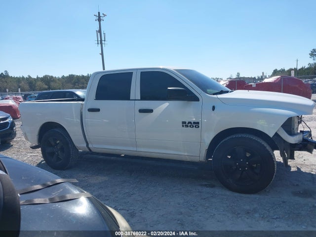 RAM 1500 Express  4x2 5'7 Box 2018 1C6RR6KG2JS263128 Image 14