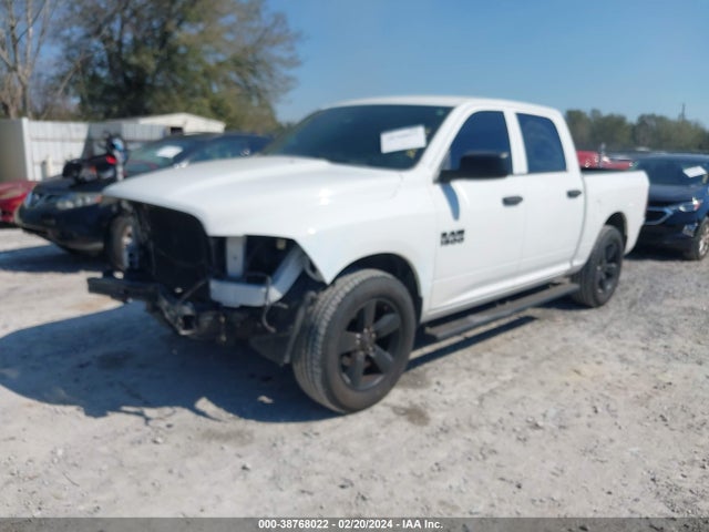 RAM 1500 Express  4x2 5'7 Box 2018 1C6RR6KG2JS263128 Image 2