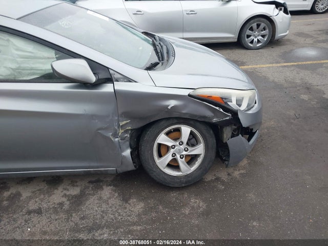 Hyundai ELANTRA SE 2015 5NPDH4AE6FH551833 Image 6