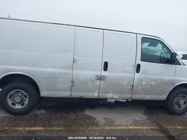 Chevrolet Express 2500 Work Van 2019 1GCWGBFP7K1154207 Image 13