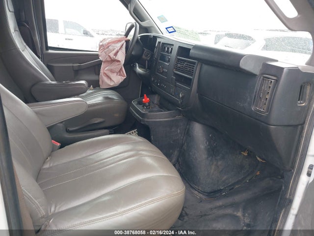 Chevrolet Express 2500 Work Van 2019 1GCWGBFP7K1154207 Image 5