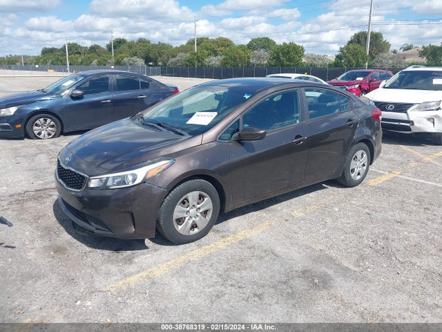 KIA FORTE LX 2017 3KPFK4A72HE073915 Image 2