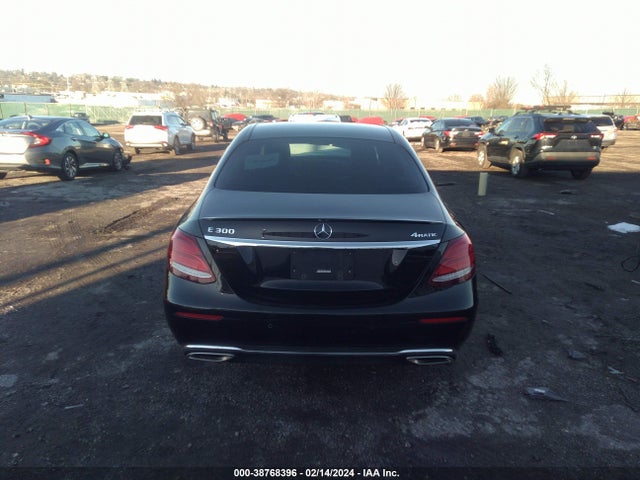 WDDZF4KB4HA099090 Mercedes-Benz E 300 4matic