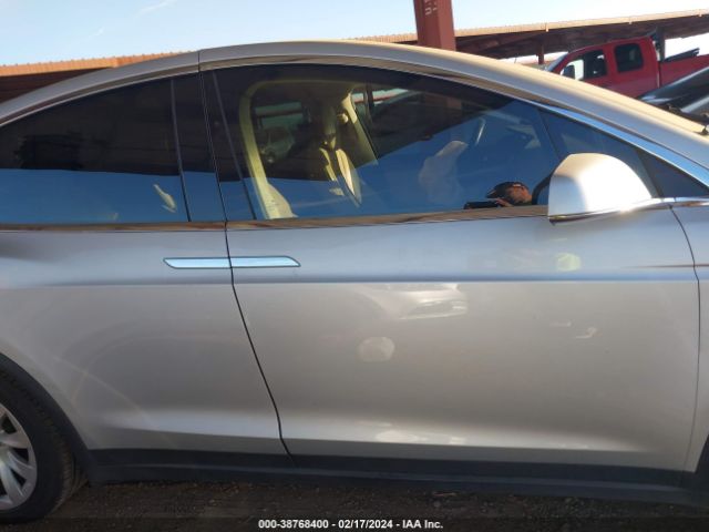 5YJXCBE2XHF053877 Tesla Model X 100d/75d/90d