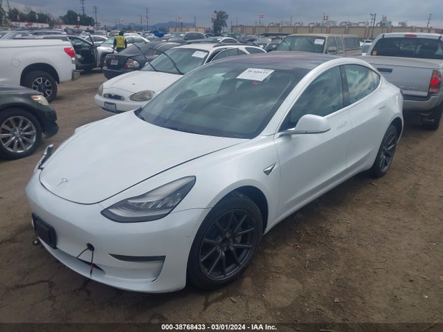Tesla Model 3 Long Range/mid Range 2018 5YJ3E1EA7JF161860 Image 2