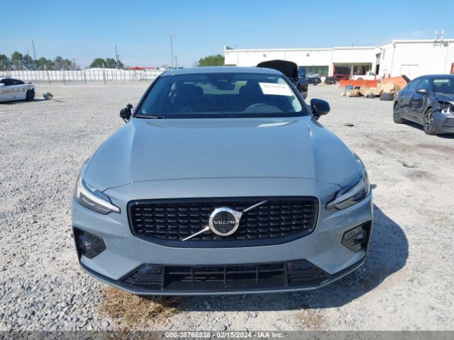 7JRL12TL9RG294595 Volvo S60 B5 Plus Dark Theme