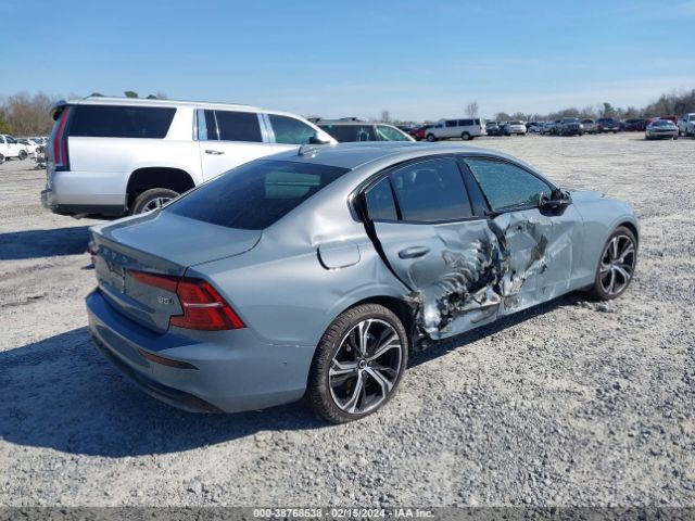 7JRL12TL9RG294595 Volvo S60 B5 Plus Dark Theme