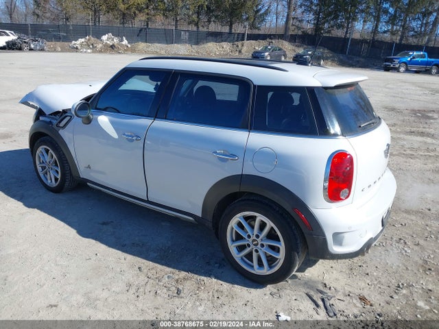 2016 MINI COUNTRYMAN WMWZC5C51GWU00933 Photo 2