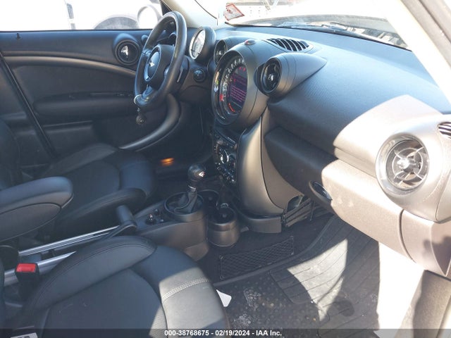 2016 MINI COUNTRYMAN WMWZC5C51GWU00933 Photo 4