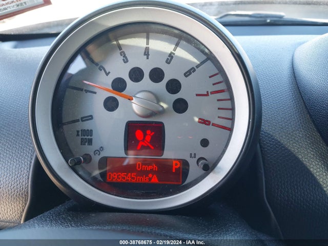 2016 MINI COUNTRYMAN WMWZC5C51GWU00933 Photo 6