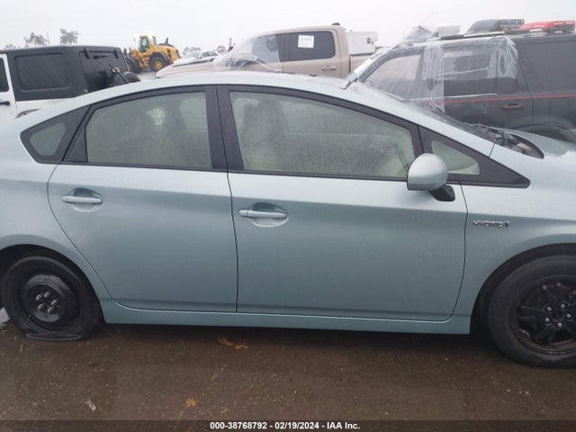Toyota Prius Three 2014 JTDKN3DU9E1769462 Image 13