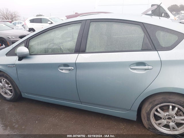 Toyota Prius Three 2014 JTDKN3DU9E1769462 Image 14