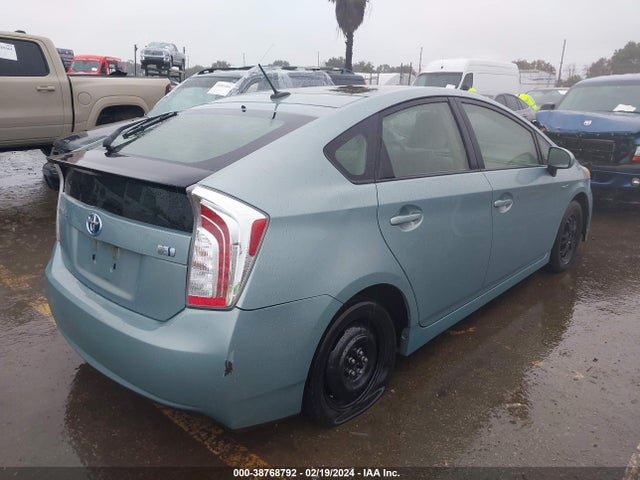 Toyota Prius Three 2014 JTDKN3DU9E1769462 Image 4