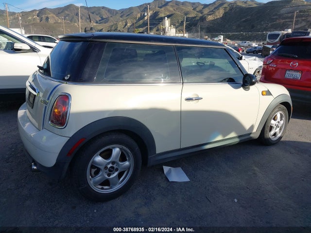 2007 MINI COOPER WMWMF33577TT57951 Photo 3