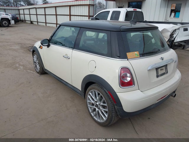 2012 MINI COOPER WMWSU3C55CT257368 Photo 2
