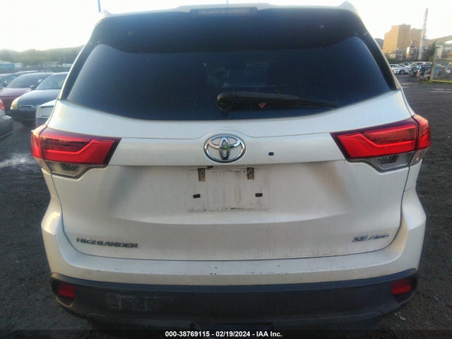 Toyota Highlander Se 2018 5TDJZRFH9JS554387 Image 15