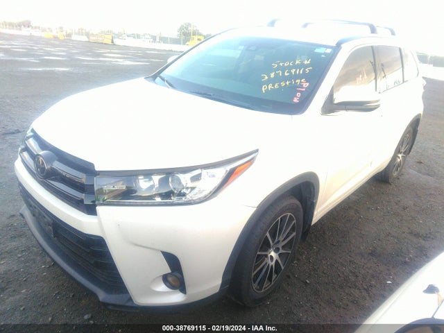 Toyota Highlander Se 2018 5TDJZRFH9JS554387 Image 2