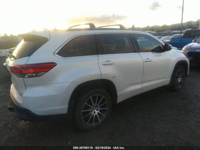 Toyota Highlander Se 2018 5TDJZRFH9JS554387 Image 4