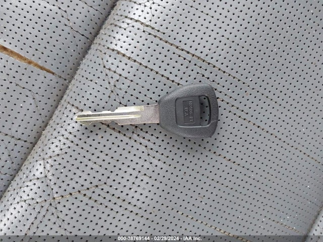 2005 ACURA MDX VIN: 2HNYD18975H541575