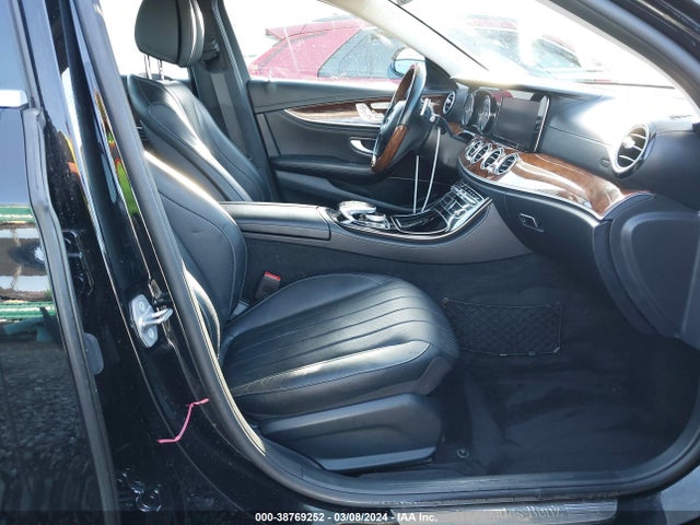 Mercedes-Benz E 300 2018 WDDZF4JB4JA385805 Image 6