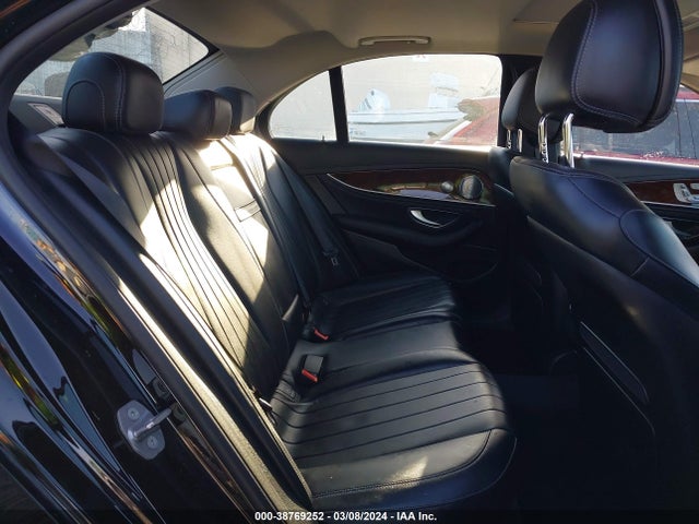 Mercedes-Benz E 300 2018 WDDZF4JB4JA385805 Image 8