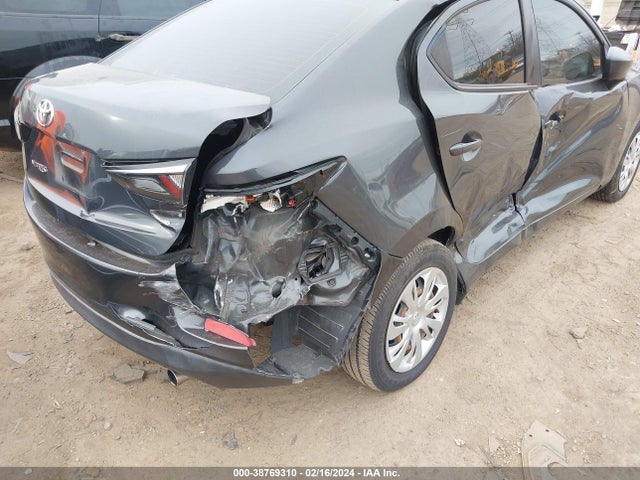 Toyota YARIS L 2019 3MYDLBYV2KY528492 Image 12