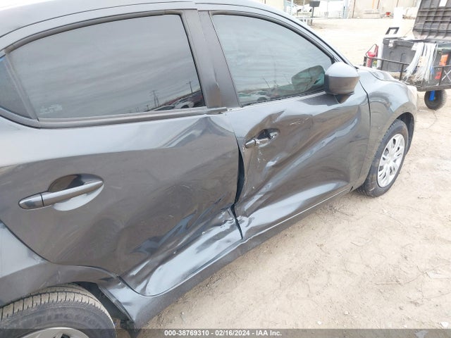 Toyota YARIS L 2019 3MYDLBYV2KY528492 Image 6